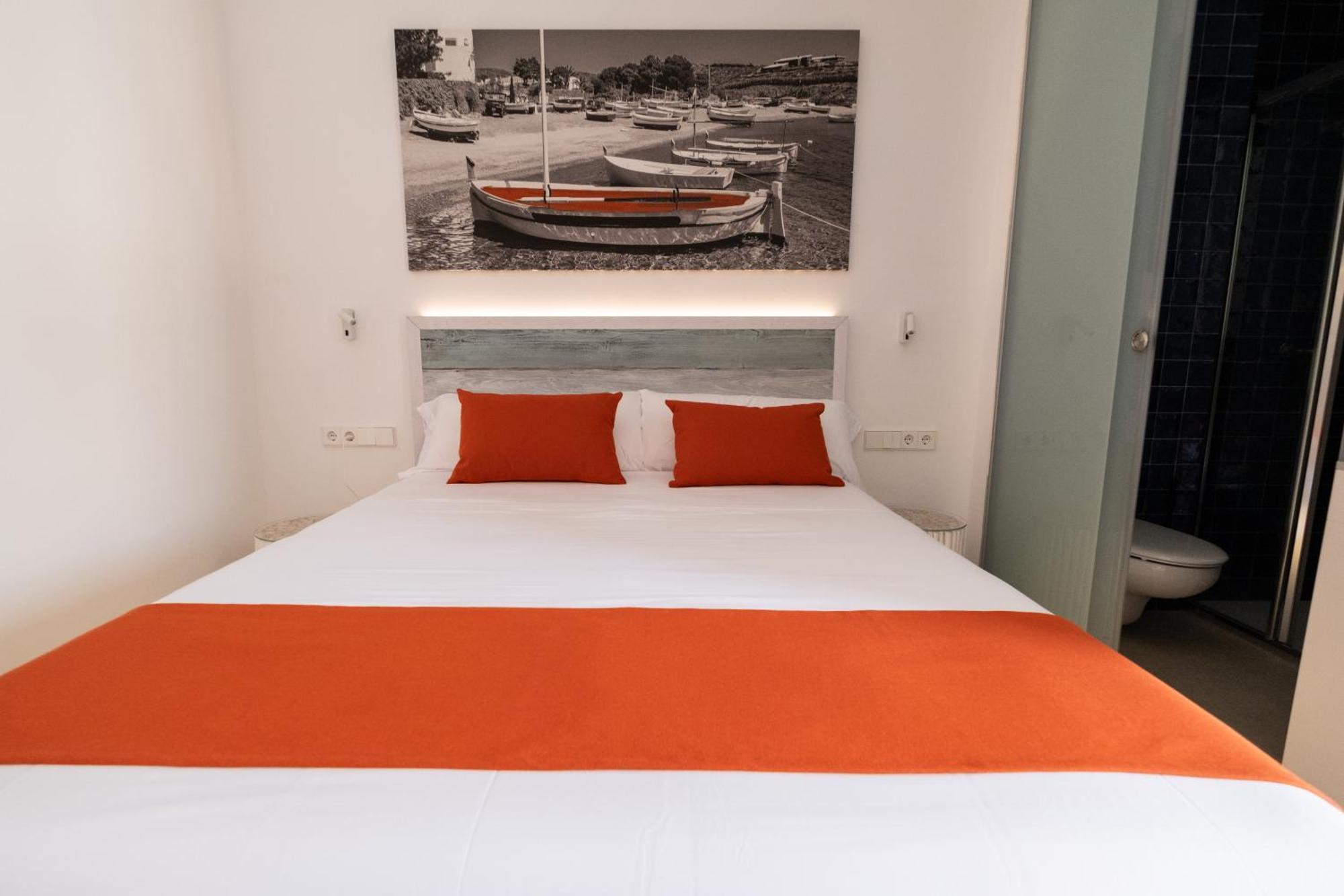 קדאקז Hotel Boutique Es Blau מראה חיצוני תמונה