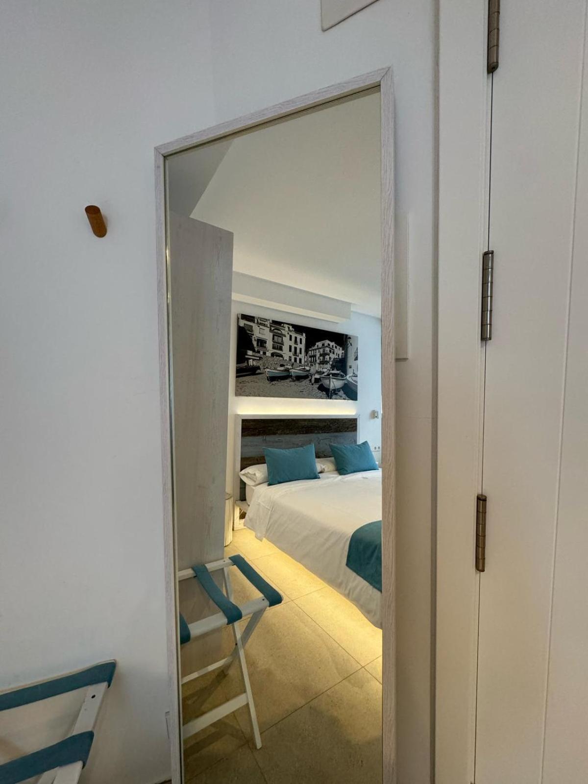 קדאקז Hotel Boutique Es Blau מראה חיצוני תמונה