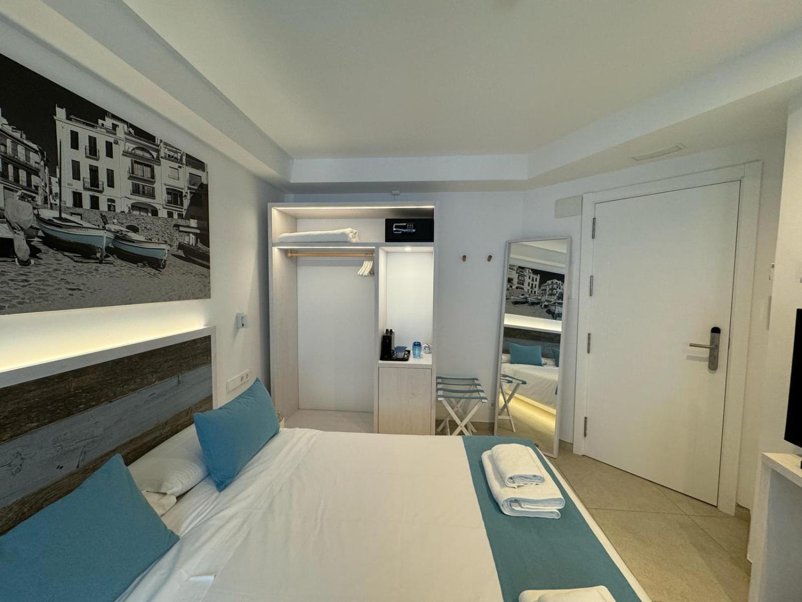 קדאקז Hotel Boutique Es Blau מראה חיצוני תמונה