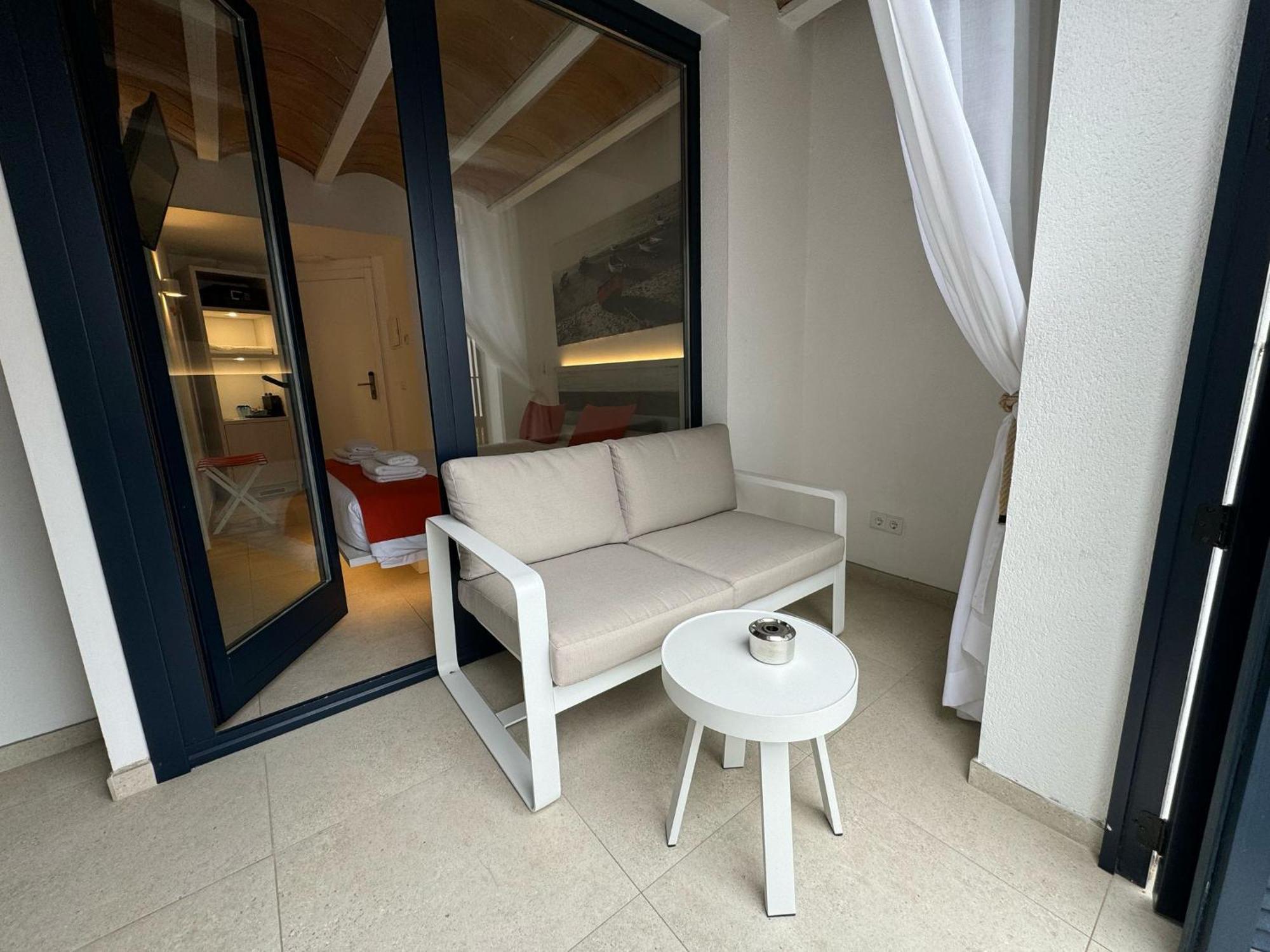 קדאקז Hotel Boutique Es Blau מראה חיצוני תמונה